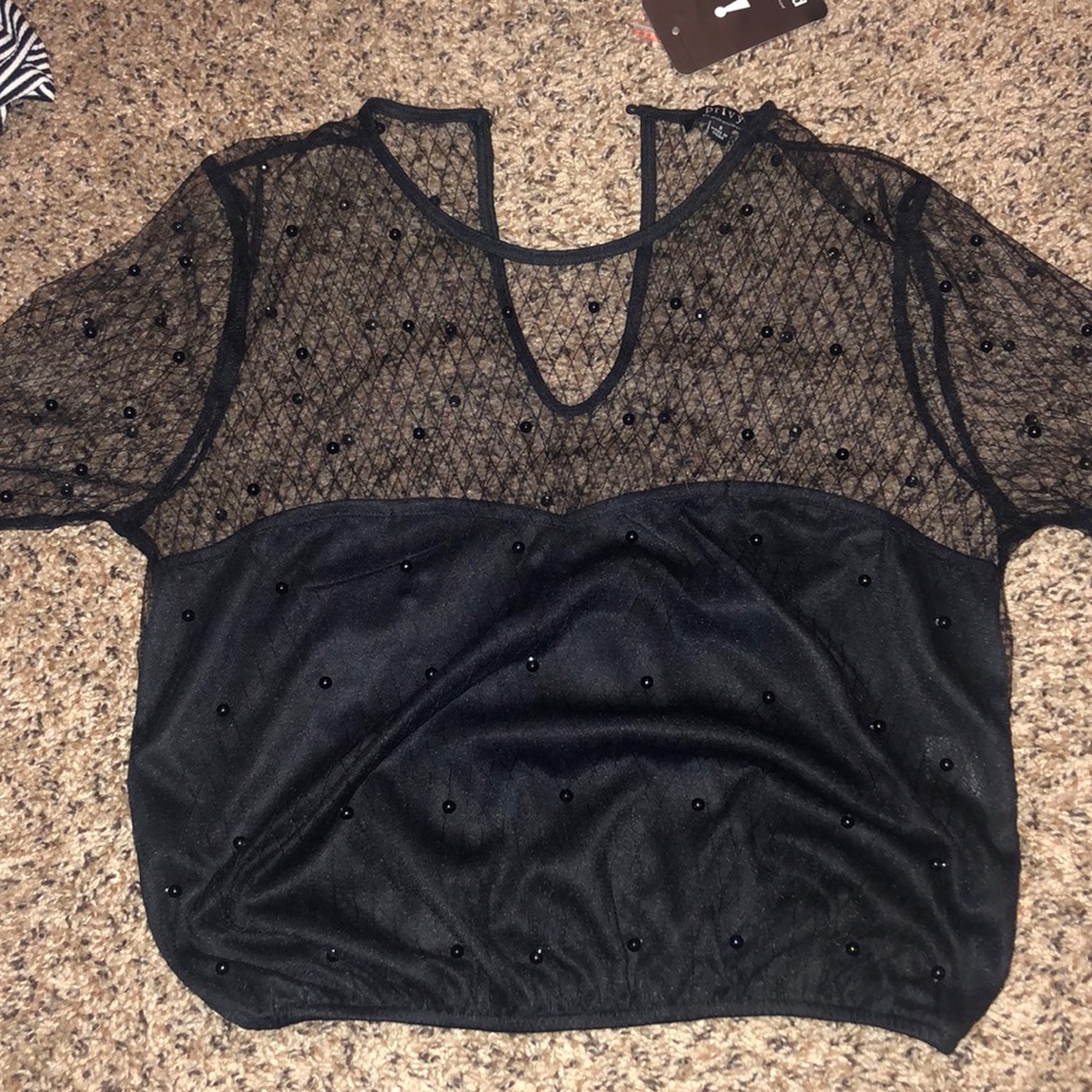 Detailed black top